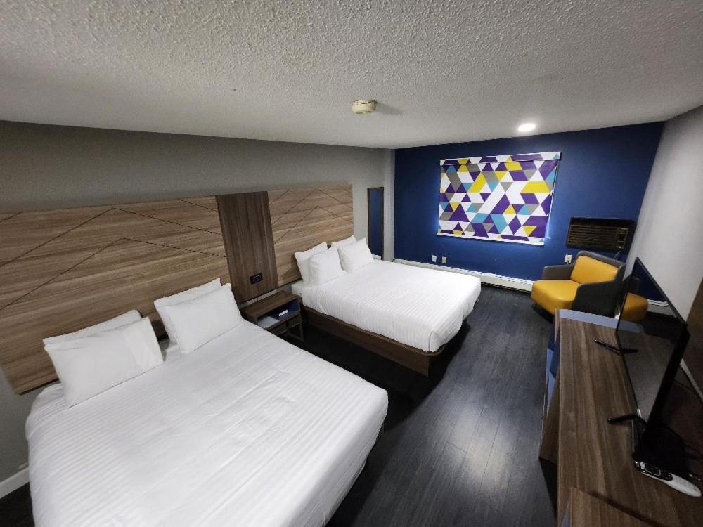 Super 8 By Wyndham Hayward Wi Motel Exterior photo
