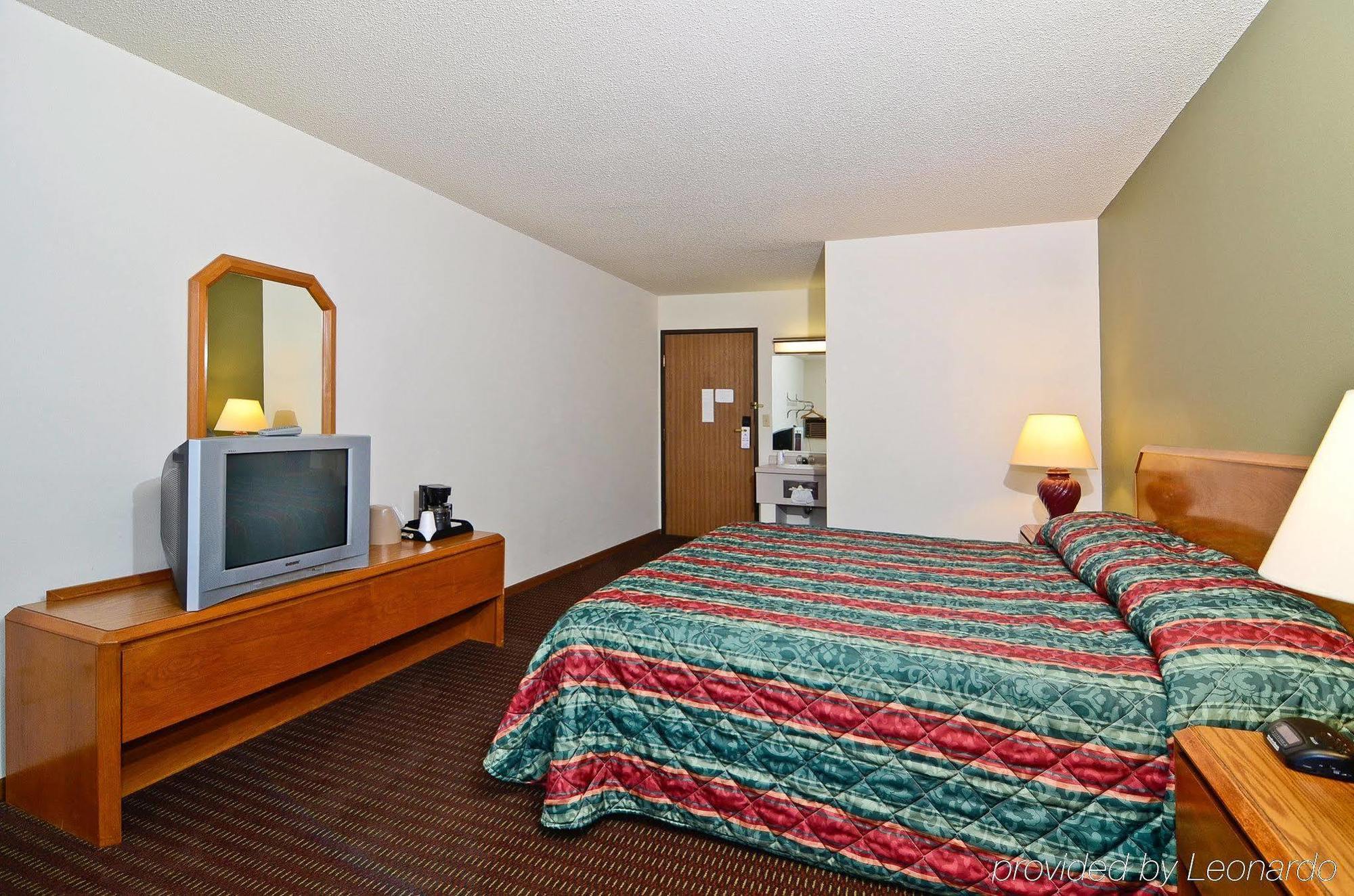 Super 8 By Wyndham Hayward Wi Motel Exterior photo